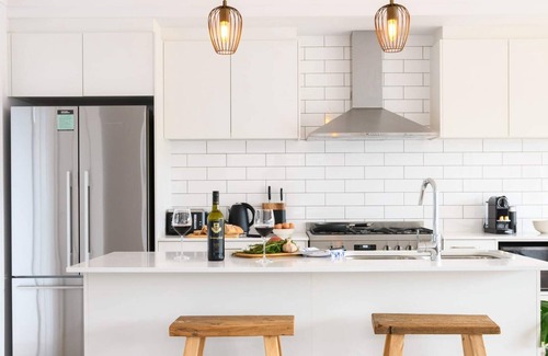 Trentham House | Rock Cottage Summary:
