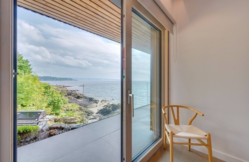 Cove House | Rock Cove - Four Bedroom House, Sleeps 8