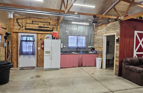 Cowley County Other | Rock Fence Lodge *The Hangout included!*