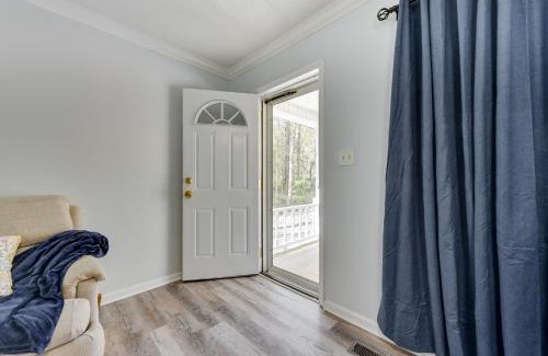 Rock Hill House | Rock Hill Cottage with Spacious Yard and Fire Pit!