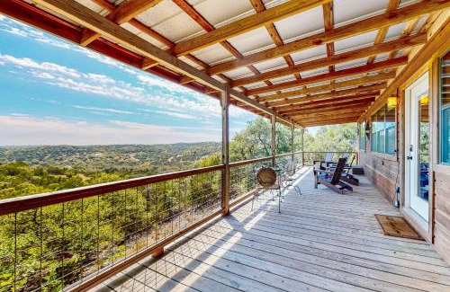 Fredericksburg House | Rock of Ages Cabin at Amazing Grace Canyon