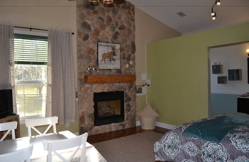 Floral City Bed & Breakfast | Rock Pointe Ranch