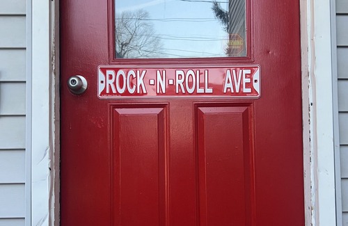 Shortsville Apartment | Rock & Roll into the Finger Lakes!
