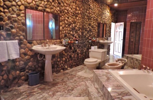 Tower Isle House | Rockcliff Villa