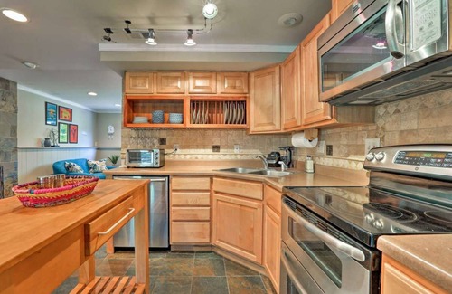 Foothills House | Rockies Rest Stop - Perfect for Traveling Nurse