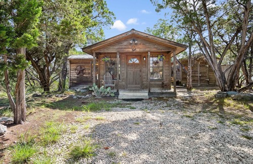Pipe Creek Cabin | Rockin' B Ranch Ranch Love Shack