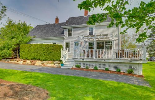 Rockland House | Rockland Home with Deck 5 Mins to Historic Downtown!