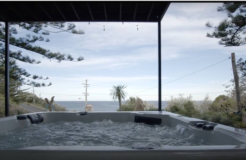 Coledale House | 'Rockpool' - Amazing Ocean Views w/ Direct Beach Access