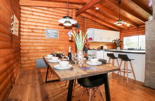 Blairgowrie Cottage | ROCKSITE, family friendly in Kirkmichael, Perth And Kinross