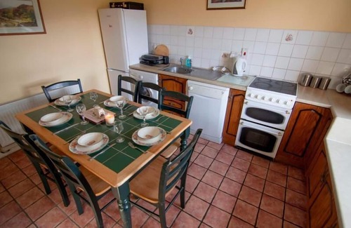 Carracastle House | Rockview Cottage-Sleeps 7-Garden w/Play Area & Bbq