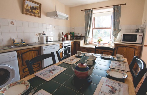 Carracastle House | Rockview Cottage-Sleeps 7-Garden w/Play Area & Bbq