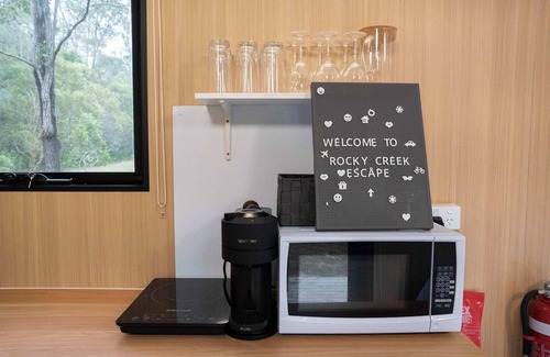 Glenwood House | Rocky Creek Escape by Tiny Away