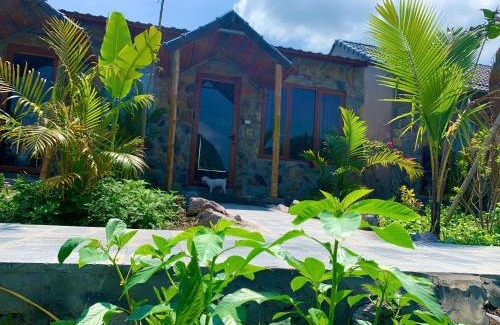 Hoa Lu Cabin | Rocky Mountain Ecolodge