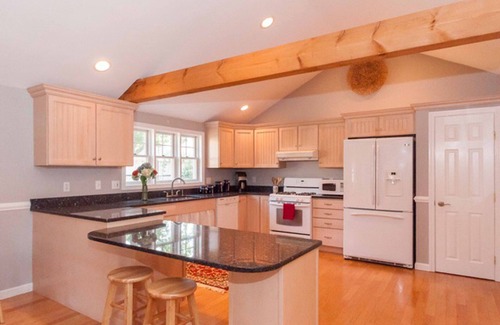 Kingston House | Rocky Nook Beach House, charming updated ranch less than two blocks to beach.