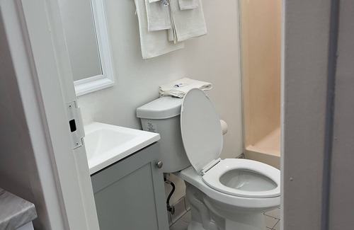 East Forest Hotel | Rodeway Inn Charlotte Independence Blvd.