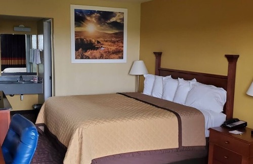 Concord Hotel | Rodeway Inn Concord - Kannapolis