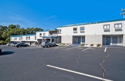 Moosic Hotel | Rodeway Inn Moosic - Scranton