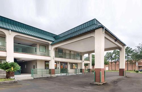Brookhollow Hotel | Rodeway Inn & Suites Hwy 290 NW