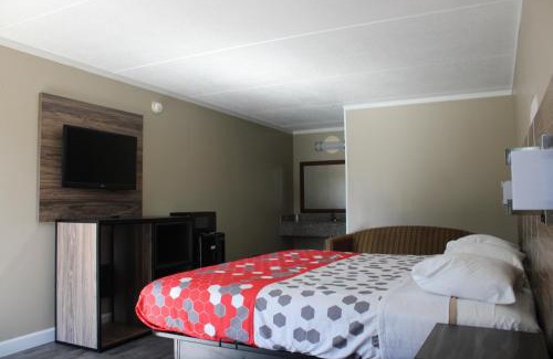 Charlotte Hotel | Rodeway Inn