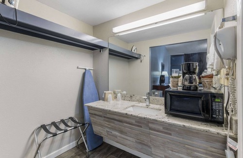 Homosassa Springs Hotel | Rodeway Inn