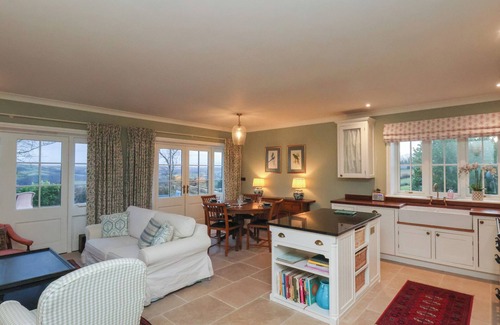 Egton Cottage | RODING COTTAGE, luxury holiday cottage, with a garden in Egton