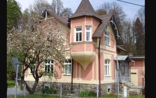 Lipova-Lazne Apartment | Rodinný apartmán Villa Magnólie - Lipová lázně
