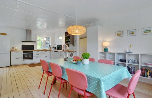 Lyngsbæk Strand House | "Rohan" - 500m from the sea by Interhome