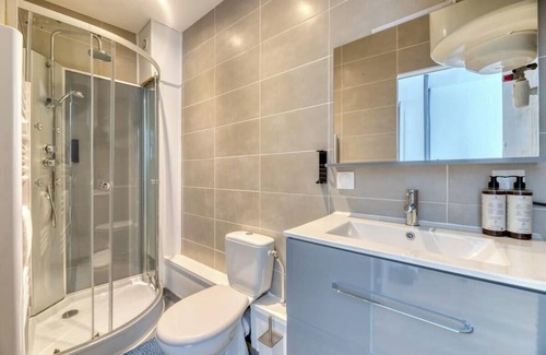 Sotteville-les-Rouen Apartment | Rollin, appartement 3 personnes avec Netflix au calme !