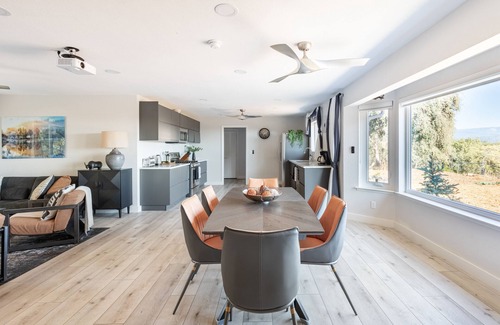 Mariposa Other | Rolling Oaks Ranch: Private Lakefront Farm Stay on 235 Acres