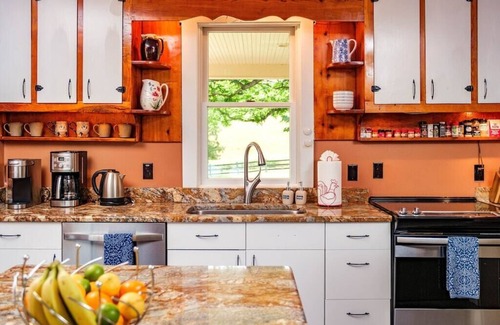 Front Royal House | Rolling River Farm: Exquisite Riverfront Paradise