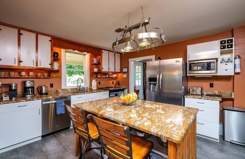 Front Royal House | Rolling River Farm: Exquisite Riverfront Paradise