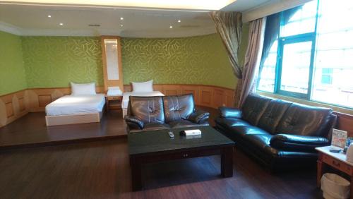 Dali Hotel | Roman Vacation Motel