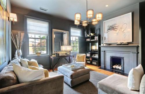 Historic Downtown Savannah Apartment | Romancing The Jones