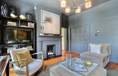 Historic Downtown Savannah Apartment | Romancing The Jones