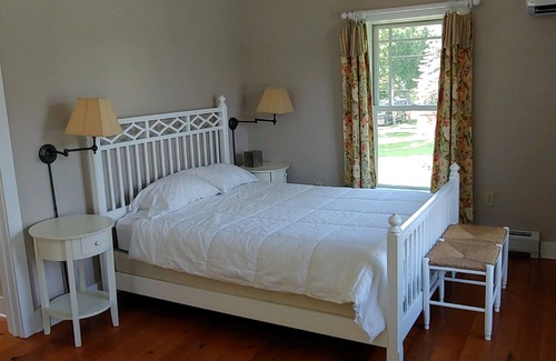 Salisbury Other | Romantic 1-Bdrm on Lake Dunmore, Views, Linens, Beach, Marina, Pub, Sleeps 4