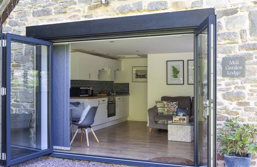 Longhope Cabin | Romantic 1 Bedroom Lodge (optional hot tub) in Forest of Dean &Wye Valley ANOB