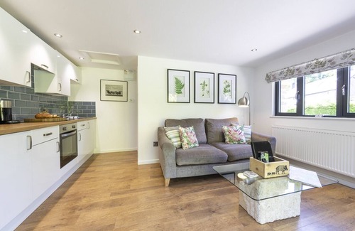 Longhope Cabin | Romantic 1 Bedroom Lodge (optional hot tub) in Forest of Dean &Wye Valley ANOB