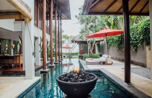 Ketewel Villa | Romantic 1BR Beach Front Villa, Pabean Beach! 9Min Drive To Bali Safari! W/Pool!