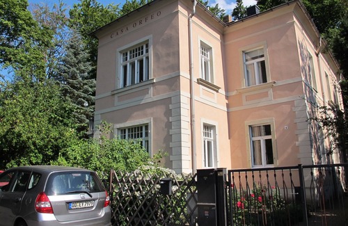 Weisser Hirsch Apartment | Romantic 5-room-apt. in historical villa, grand piano, terrace & garden, quiet