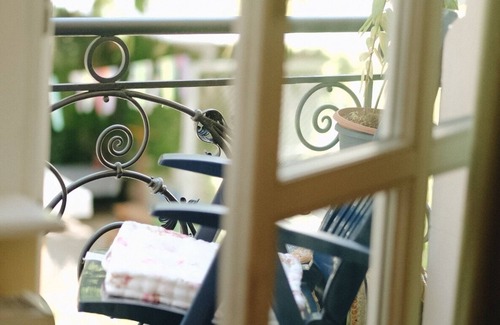 Baden-Baden Apartment | Romantic Apartment with Balcony, quiet central street near Lichtentaler Allee