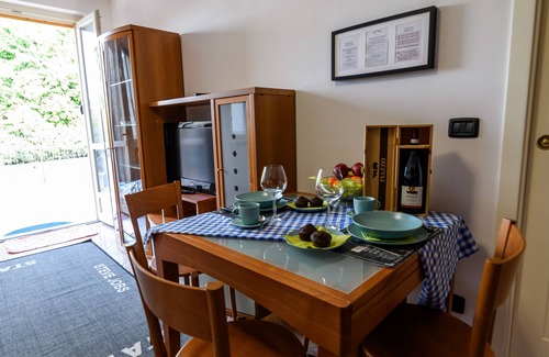 Borgonovo Apartment | ROMANTIC APARTMENT WITH ROUND BED