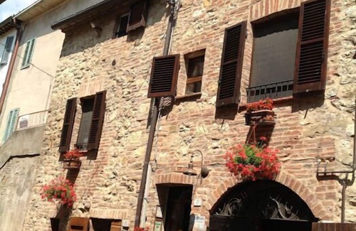 Contrada Castello House | Romantic bb in the historic center of castiglione del lago between Umbria and Tuscany