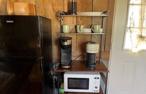 Lupton City Cabin | Romantic Cabin -Also available RV pad w/hookups -Heated Outside Shower & Soaker Tub - Mountain Views