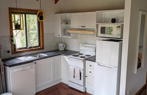 Bandon Grove Ski Chalet | Romantic Cabin Escapes Barrington Tops - Lorikeet
