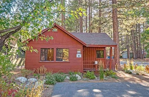 Al Tahoe Cabin | Romantic Cabin for 2- Private Hot Tub, Convenient to Heavenly, Lake and.