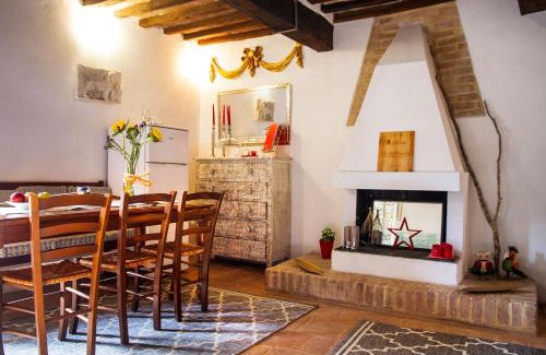 Monterotondo Marittimo Apartment | Romantic & Charming appartamento esclusivo in centro storico Cuore di Toscana