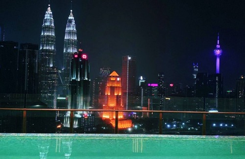 Malaysian Police Training Centre Apartment | Romantic city getaway sweet suite #28