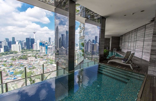 Malaysian Police Training Centre Apartment | Romantic city getaway sweet suite #28
