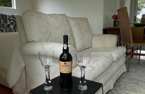 Buckland Apartment | Romantic Country Cottage - 1 Bedroom open plan