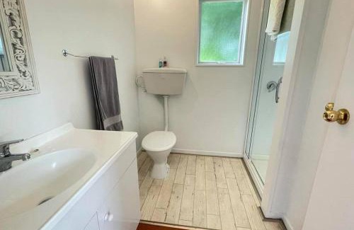 Buckland Apartment | Romantic Country Cottage - 1 Bedroom open plan